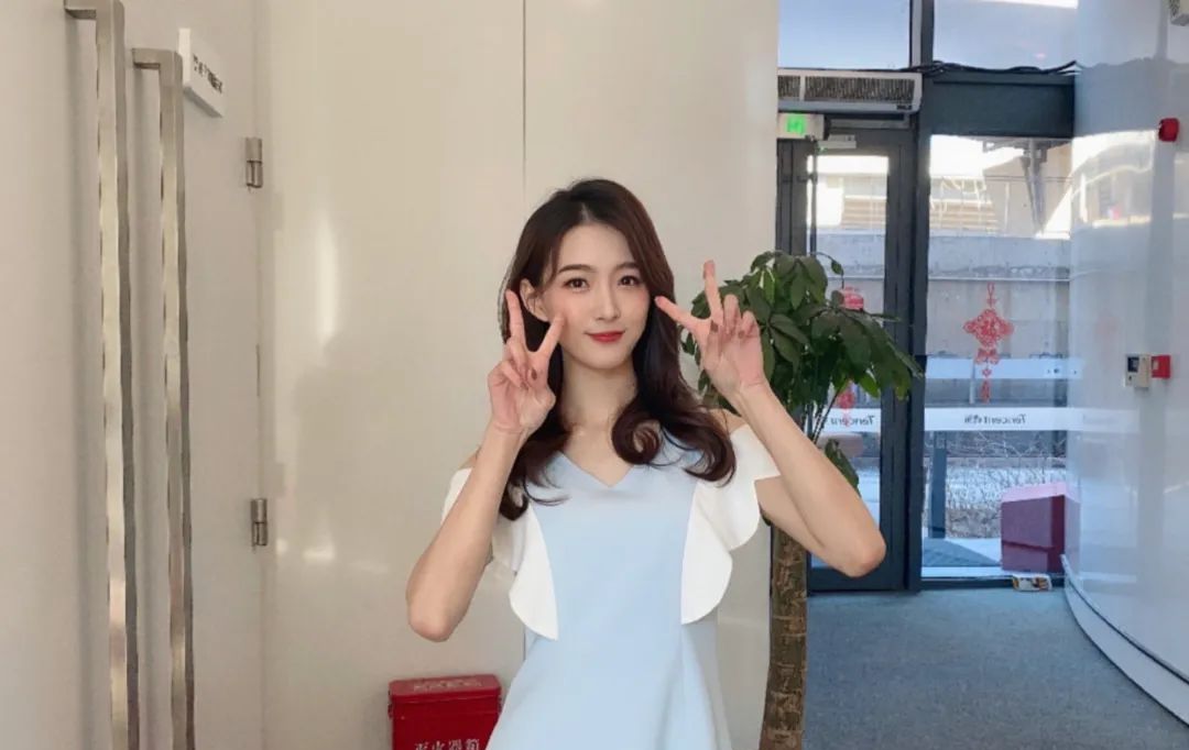 nba女主播雪儿是什么样的宝藏女孩?专业解说 高颜值!多图分享