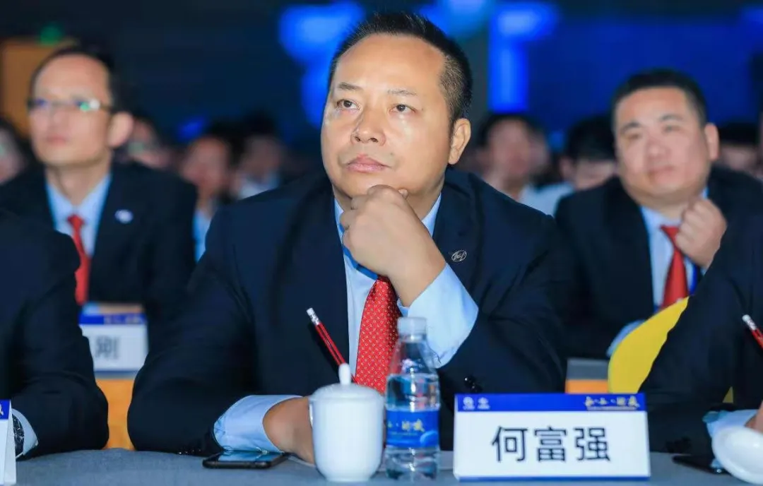 上汽红岩重卡销量6年翻10倍,他和团队一路"爬坡过坎"|红岩|何富强