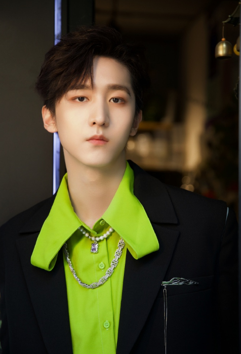 r1se半数成员已改名,焉栩嘉夏之光回归队友身份,梦开始散了?