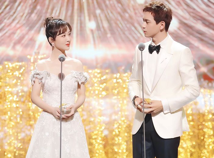 杨洋温润如玉,谁料"童颜夫妇"同框更吸睛|民国|晚会|杨紫_新浪新闻