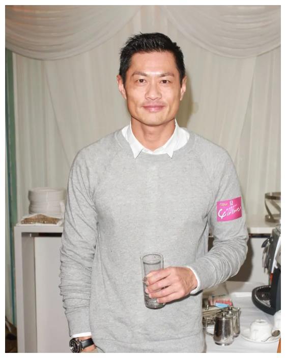 香港也翻拍耽美剧58岁老戏骨演油腻大叔与流量小生谈感情