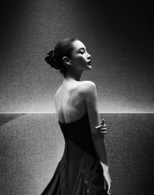 angelababy曝黑白大片,85花挑战高级感,古典韵味有点强