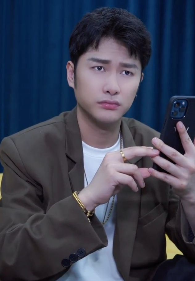 朱梓骁搞怪拍变妆视频,满身金饰好奢侈,现主攻带货一场赚千万|朱梓骁|