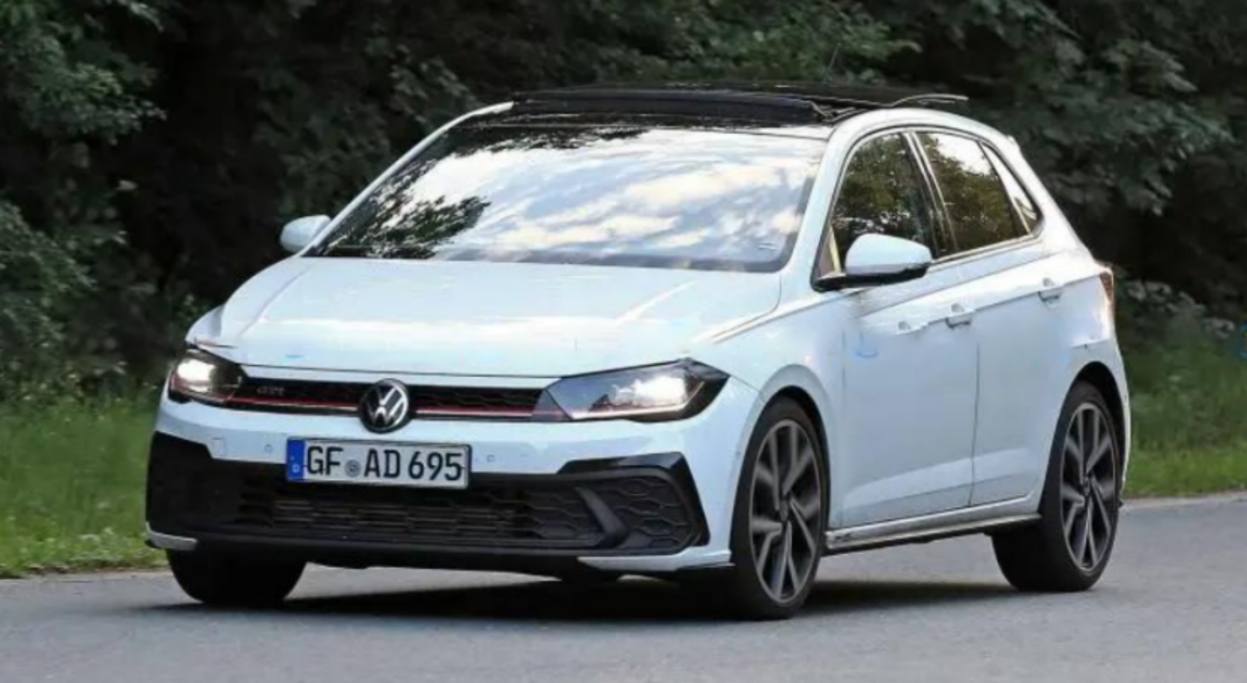 计划月底发布新款大众pologti海外实拍曝光