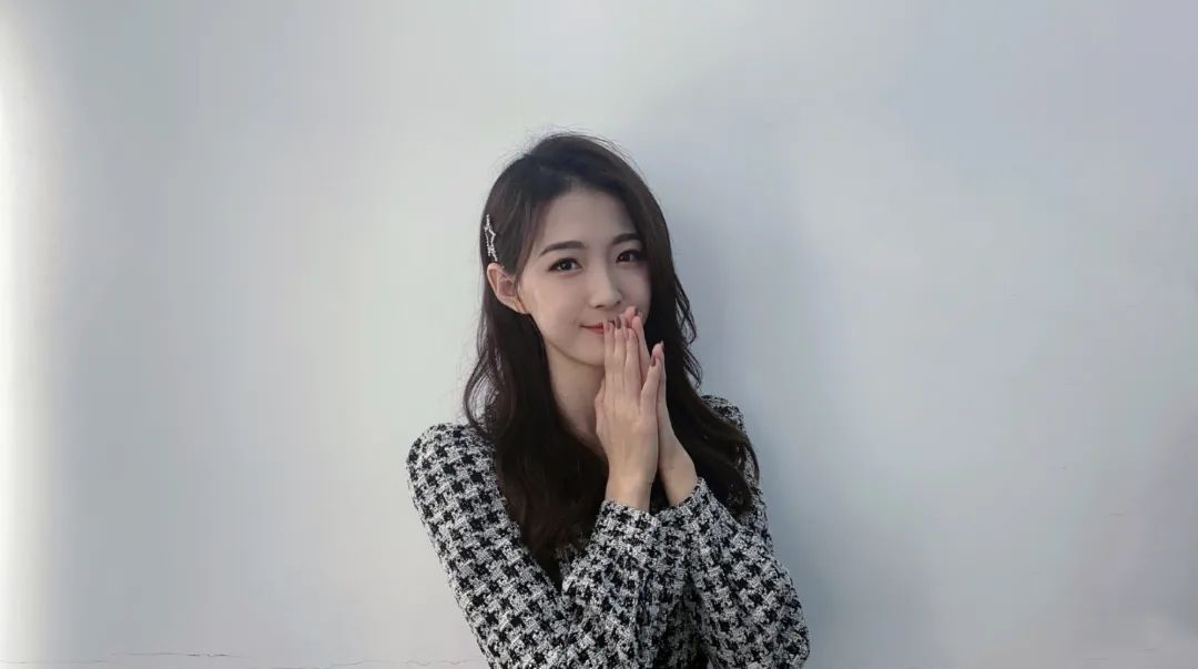 nba女主播雪儿是什么样的宝藏女孩?专业解说 高颜值!多图分享