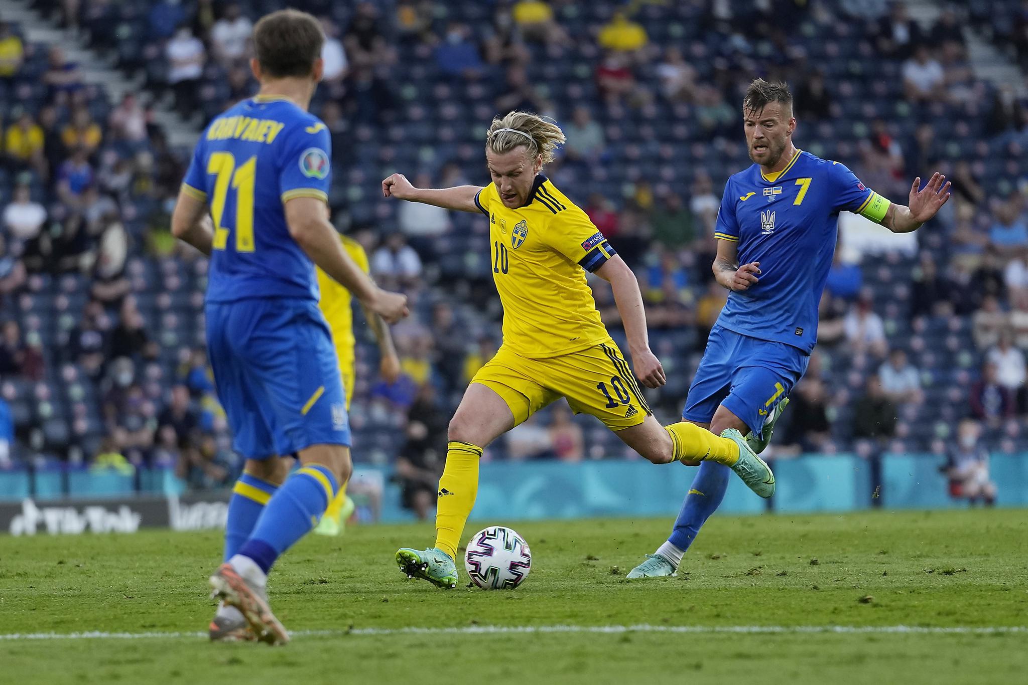 足球——欧锦赛:乌克兰晋级八强