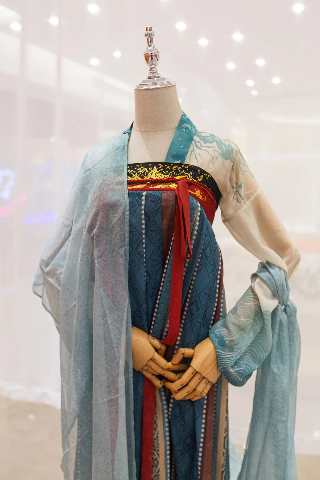 重庆磁器口后街开业,首届华服文化节惊艳游客!