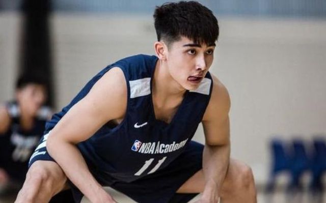 西安体院帅气校草走红颜值高身材好网友完美男友