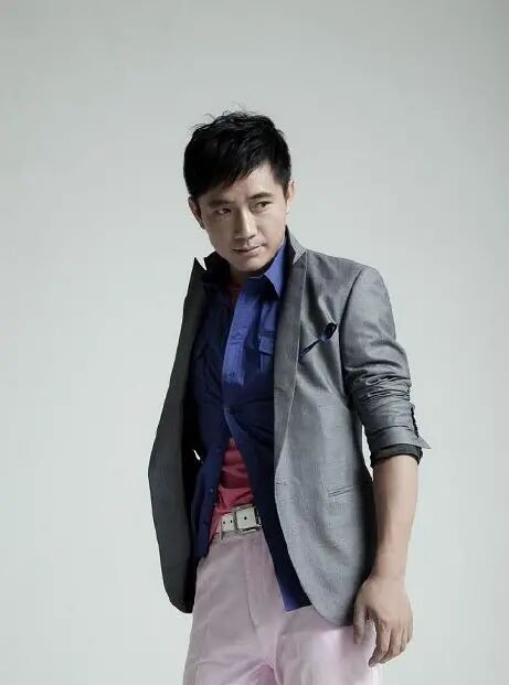 外来媳妇本地郎中的康祈耀扮演者彭新智的出道经历和生活现状