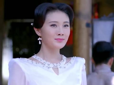 天涯女人心念珍假装被雅卿碰撞还在佟老夫人面前装大度