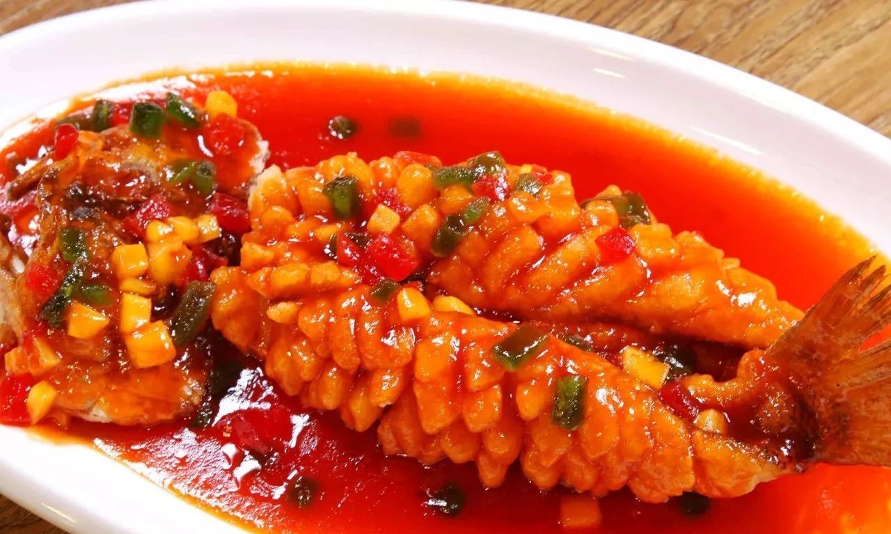 教你美味又不腻的糖醋鲈鱼好吃到停不下来很过瘾