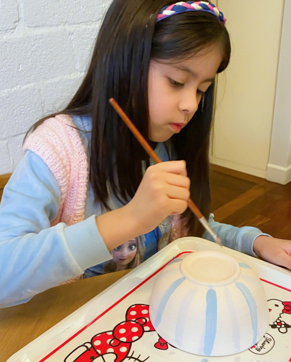 梁咏琪混血女儿近照罕曝五官深邃四肢修长双眼水灵与妈一个样