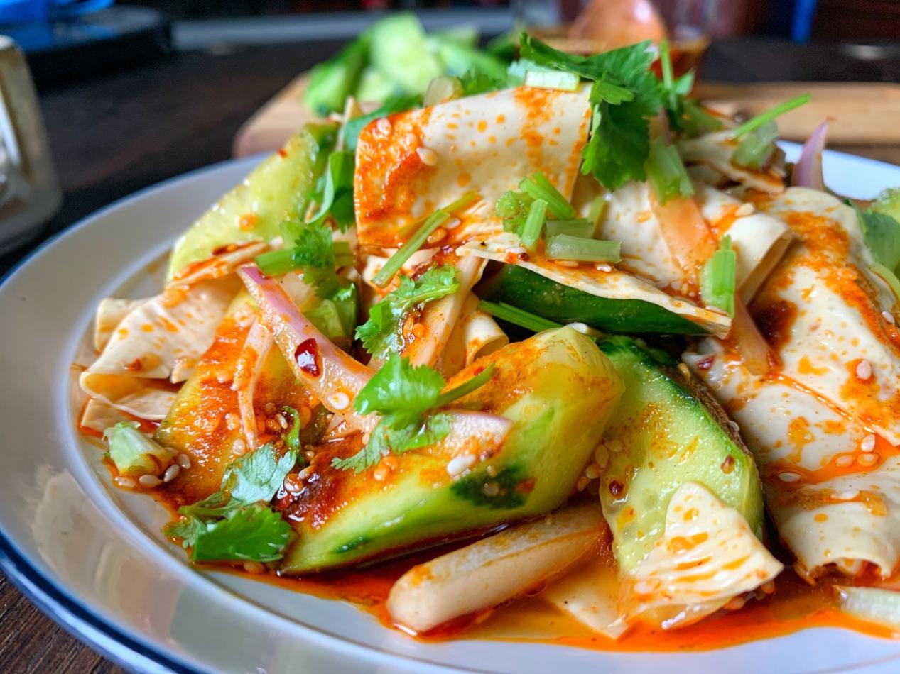 清凉爽口,开胃凉菜,豆皮拌黄瓜营养又健康|豆皮|凉菜|步骤_新浪新闻