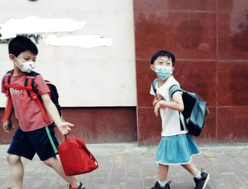 儿子穿裙子上学,遭老师点名批评,父亲的回应被赞人间清醒休闲区蓝鸢梦想 - Www.slyday.coM