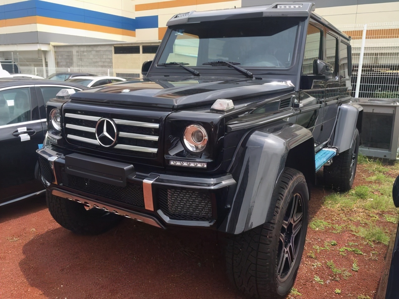 都是大g,奔驰g500和g500 4×4价格差距那么大,你喜欢哪一款?