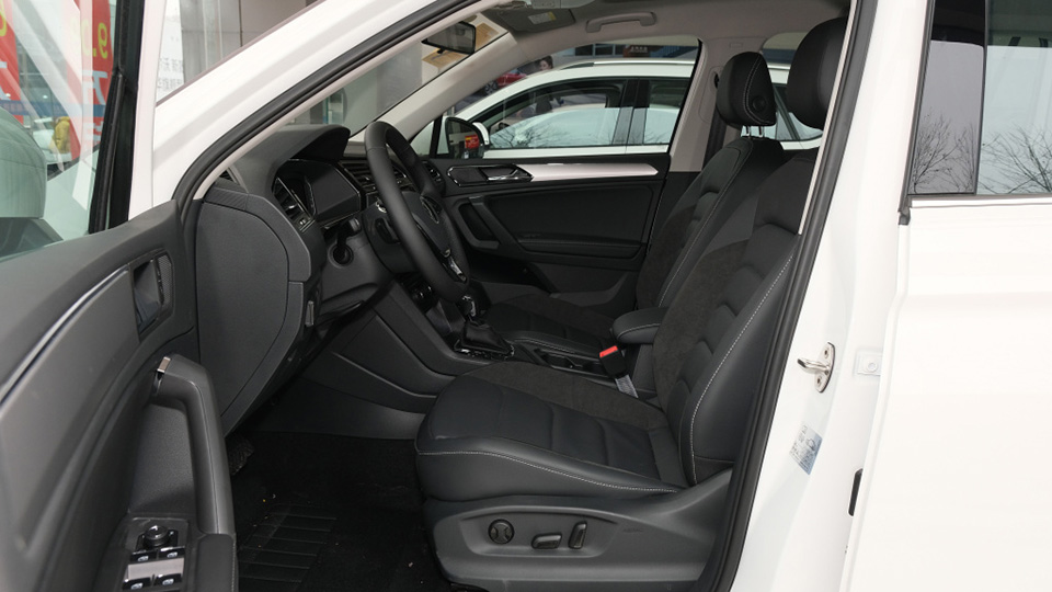 镀铬狂魔遇见套娃王 昂科威PLUS对比途观L