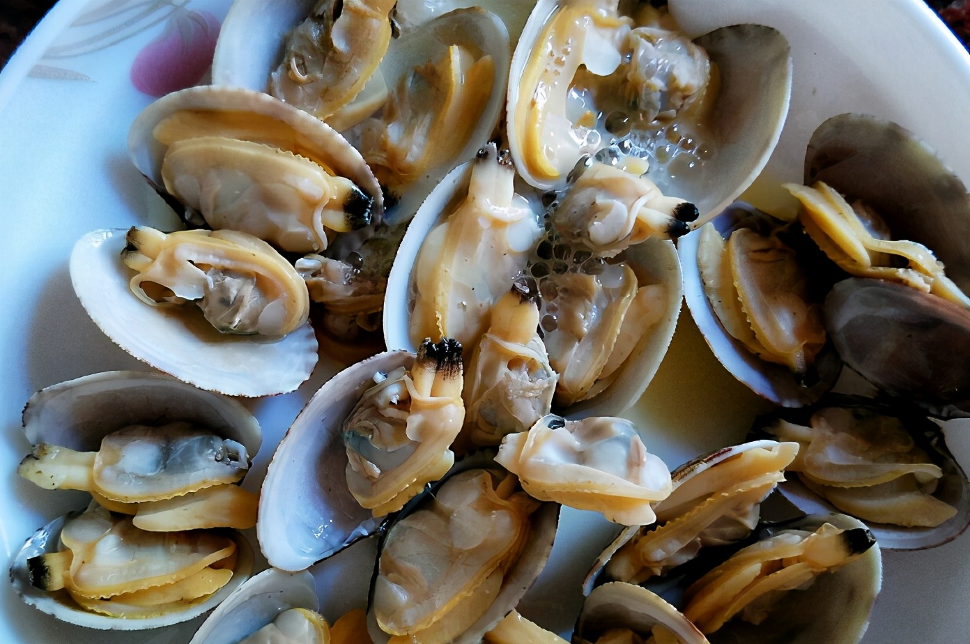 洗花甲,不要只会浸泡,教您一招简单方法,5分钟洗净花甲!