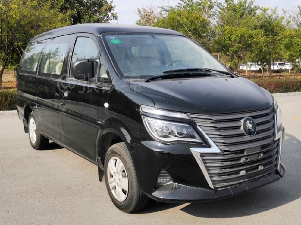 东风风行mpv新车曝光,外观很霸气,换装新车标,7月上市