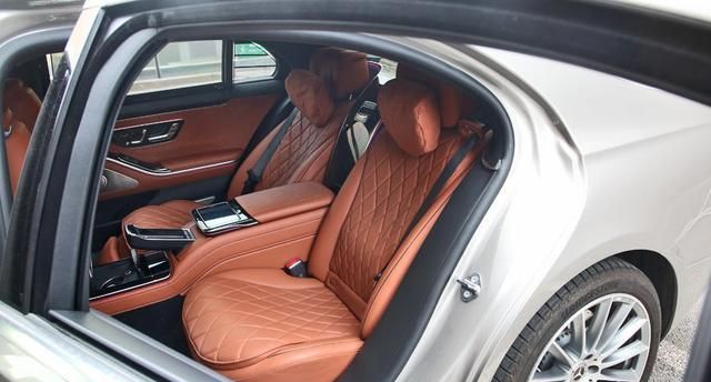 奔驰s500l解析内饰足够奢华驾驶体验舒适配30t引擎