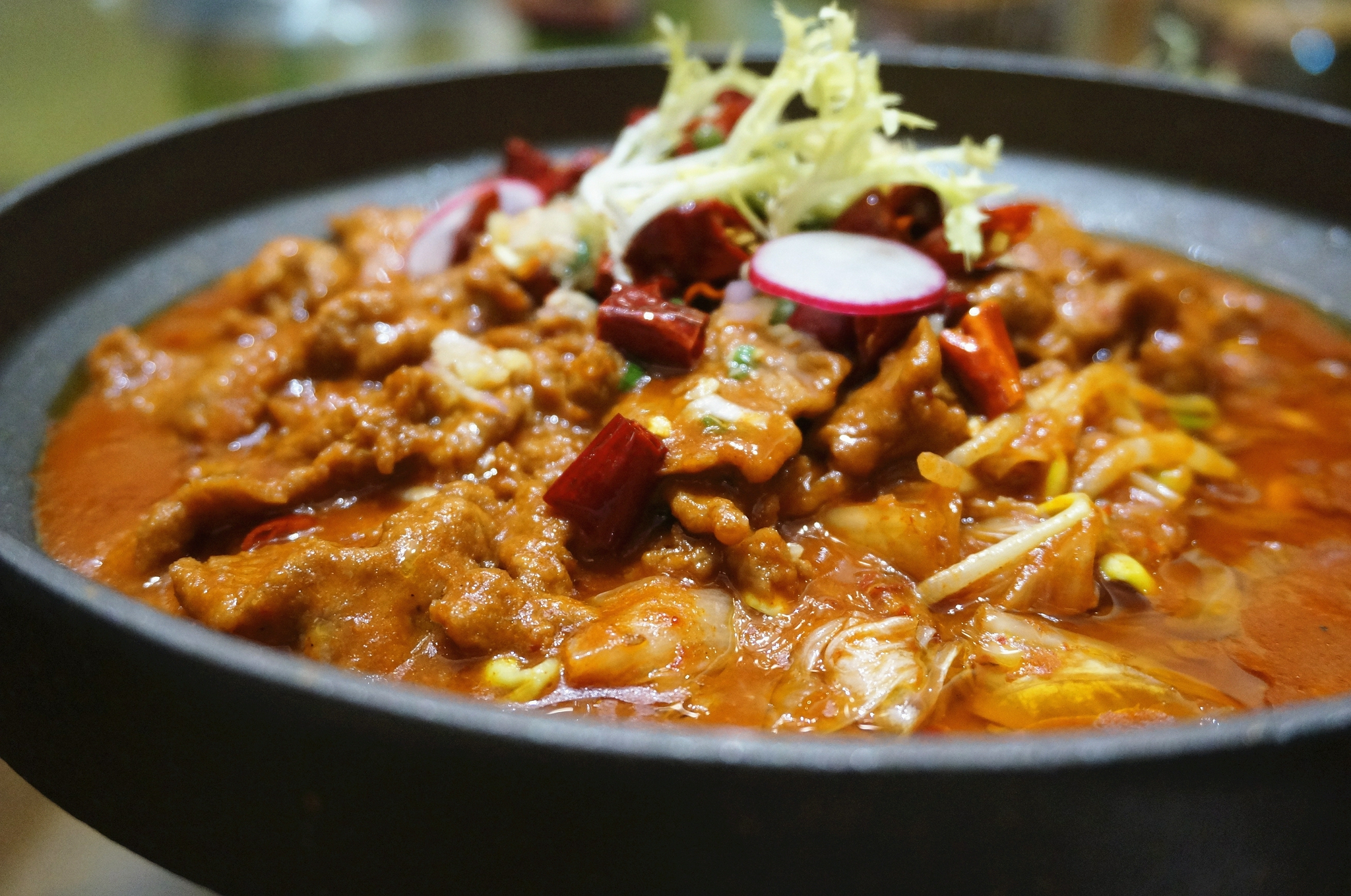 色味俱佳的泡菜牛肉盖饭