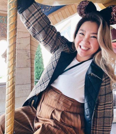 35岁郑欣宜近照曝光瘦身后秀完美身材大方接纳爸爸新家庭