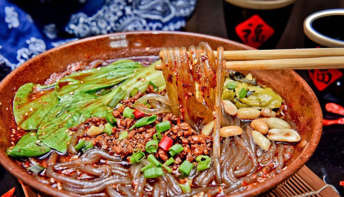 教你香辣爽口的酸辣粉,营养好吃,解馋又开胃,越吃越香