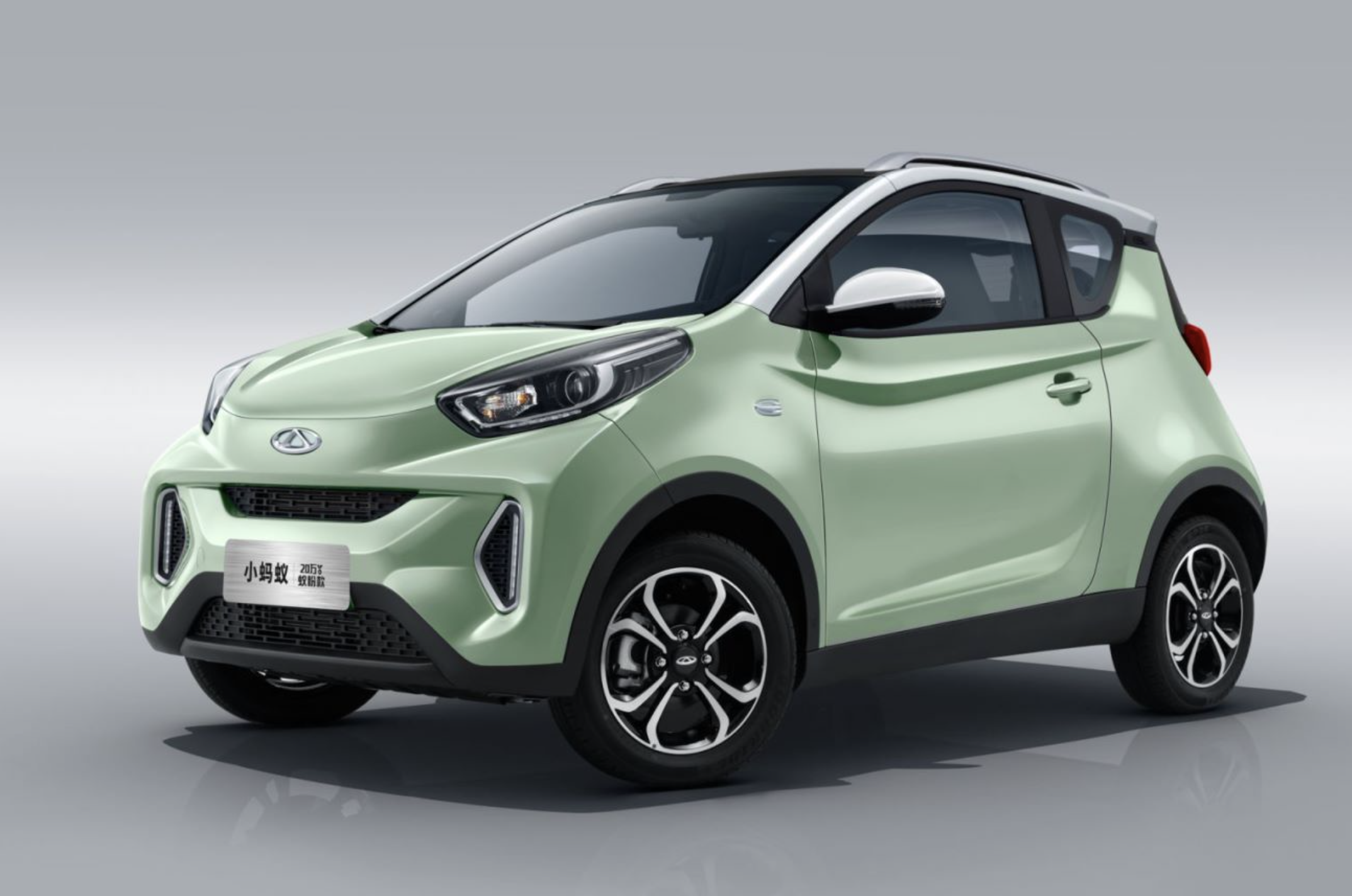 最大续航增至408km,小蚂蚁20万蚁粉款5.99万起售