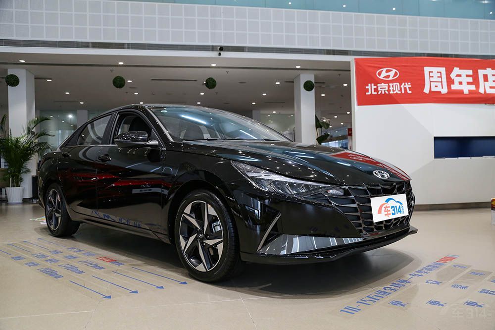 花15万买高品质家用车,卡罗拉和伊兰特,谁更值得一看?