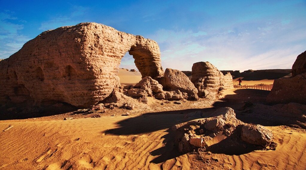 纪录片《黑水古城》 黑水国北古城,以其位置,里程而言