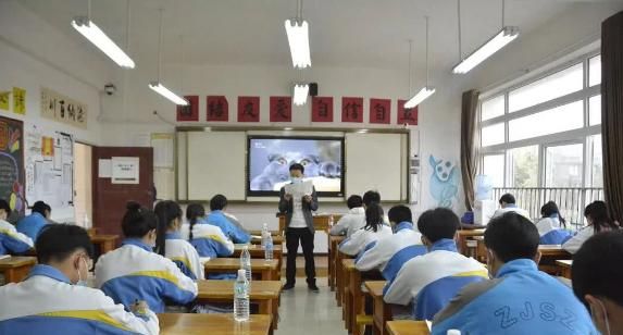 学霸班公布高考成绩,64人均过一本线,没成想引来网上的一片嘲讽休闲区蓝鸢梦想 - Www.slyday.coM 学霸班公布高考成绩,64人均过一本线,没成想引来网上的一片嘲讽休闲区蓝鸢梦想 - Www.slyday.coM