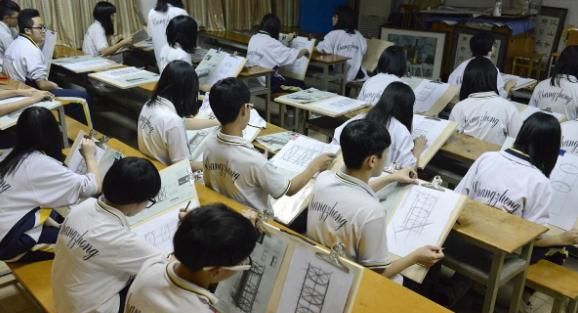 学霸班公布高考成绩,64人均过一本线,没成想引来网上的一片嘲讽休闲区蓝鸢梦想 - Www.slyday.coM 学霸班公布高考成绩,64人均过一本线,没成想引来网上的一片嘲讽休闲区蓝鸢梦想 - Www.slyday.coM