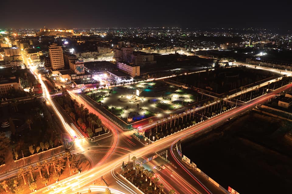 俯瞰叙利亚阿勒颇夜光璀璨灯火阑珊观感上不亚于任何大城市
