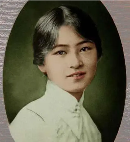 被民国文人们赞扬的陆小曼,为什么留下的照片却是如此平平无奇?