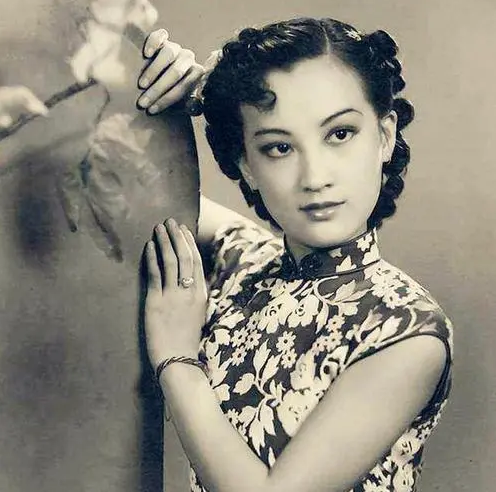 被民国文人们赞扬的陆小曼,为什么留下的照片却是如此平平无奇?