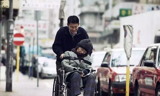 父母同时生病要住院,儿子负责挂号缴费跑腿,独生子女最怕的来了