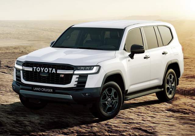 新款丰田陆巡越野版曝光配竞技杠绞盘带涉水喉车顶射灯