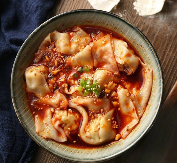 去重庆吃"抄手"时,别说乱说话,小心被老板直接"怼"