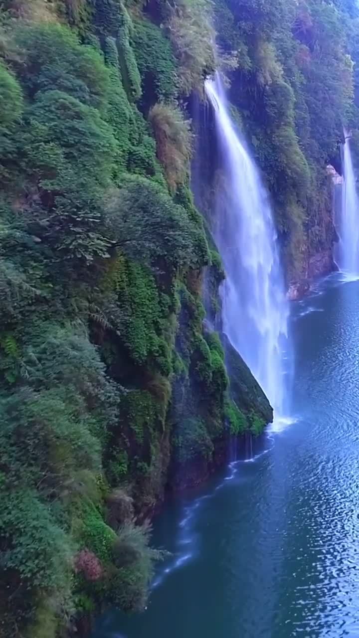 一山一瀑一潭净水人间仙境美如画 瀑布