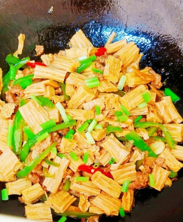 家常肉沫炒腐竹