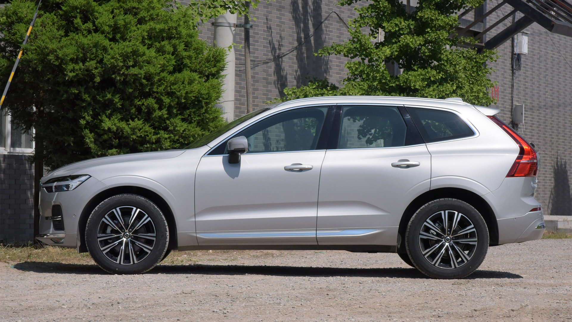 大学刚毕业沃尔沃xc60值得买吗性价比高吗