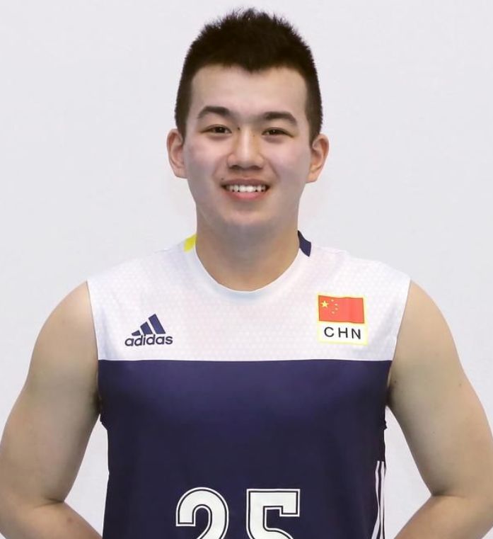 又一中国排球名将选择留洋!身高2米11,被誉为男排袁心玥