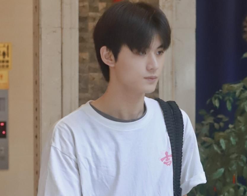 《天官赐福》刚开机就改名,新名字过于离谱,网友：真是土到家了休闲区蓝鸢梦想 - Www.slyday.coM