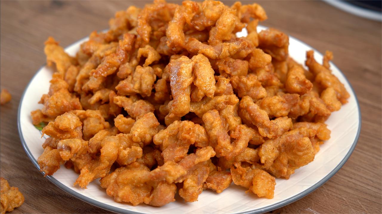 炸酥肉有人放面粉,有人放淀粉,教你正确做法,酥肉金黄又酥脆