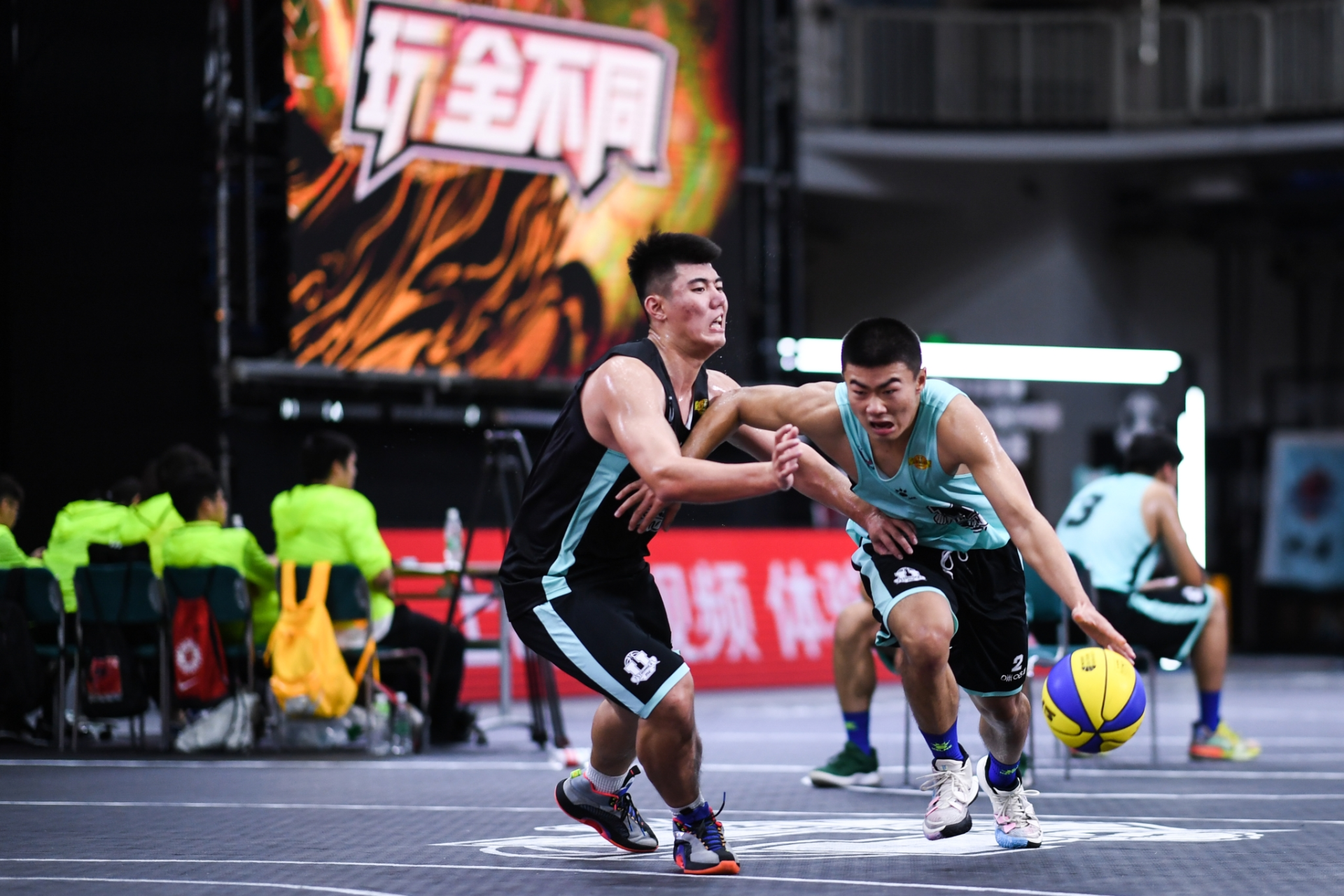 发展校园体育的抓手是赛事活动,大学生三对三篮球联赛正在路上.