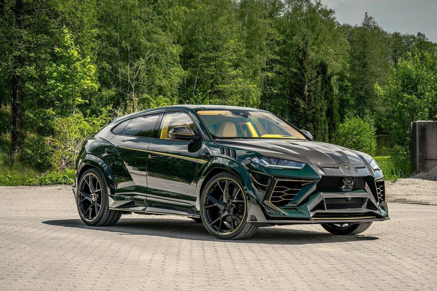 兰博基尼suv改装图片,兰博基尼urus改装图片 野性炸裂,碳化之路,mansory改装兰博基尼urus