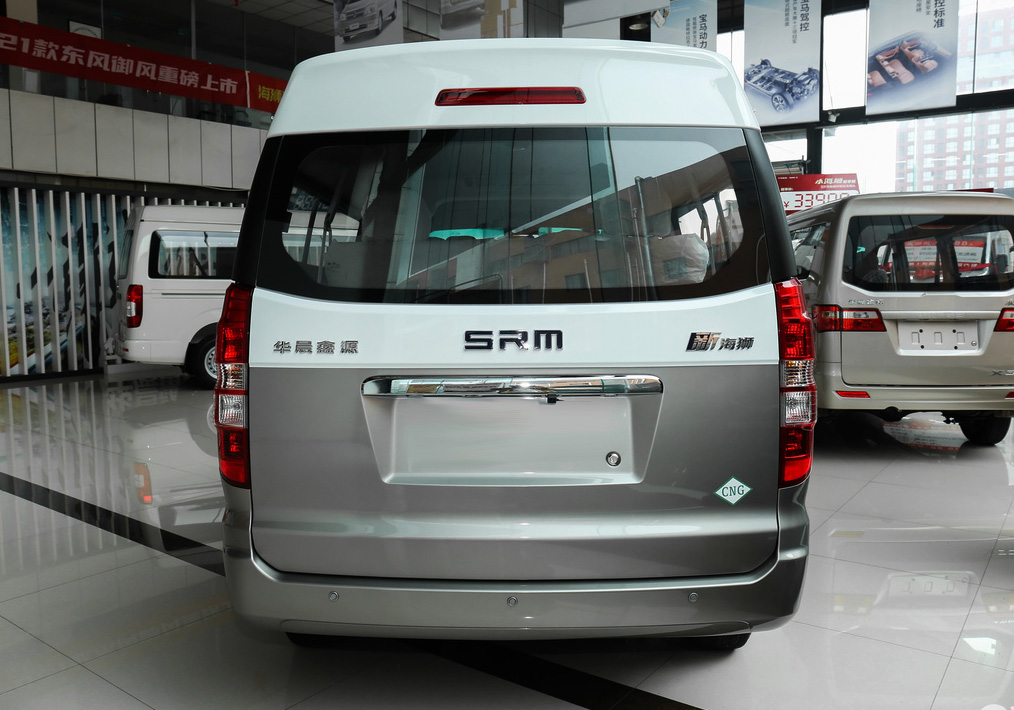 空间大座椅多,能烧油能烧气,成本低还跑得远,华晨鑫源新车上市