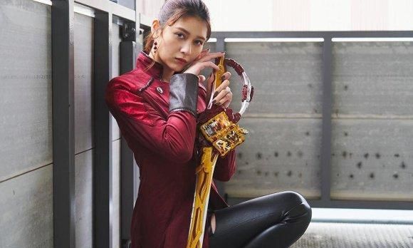 同为假面骑士圣刃里的女性角色,芽衣和玲花的待遇差距有点大!