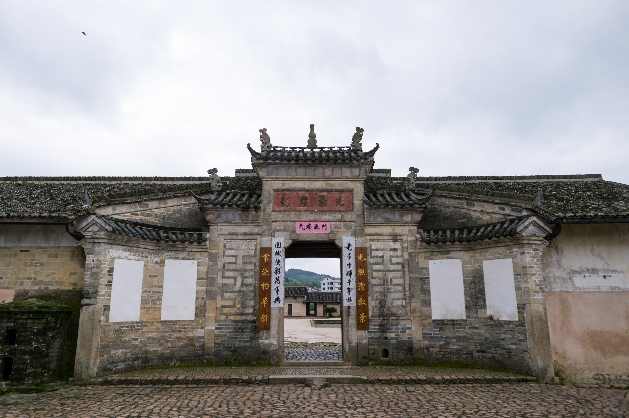 江西东生围,我国最大的方形围屋,距今170多年,且保存完好