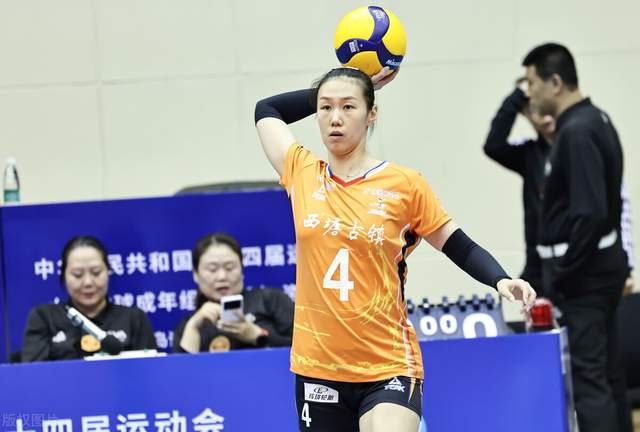 李艳参加过1996年亚特兰大和2000年悉尼两届奥运会,两次打了两个不同