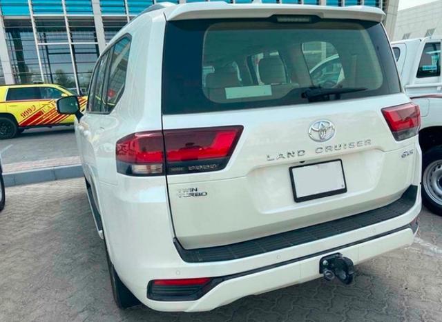 硬汉归来,全新一代丰田兰德酷路泽到店实拍,搭3.5t v6发动机-新浪汽车